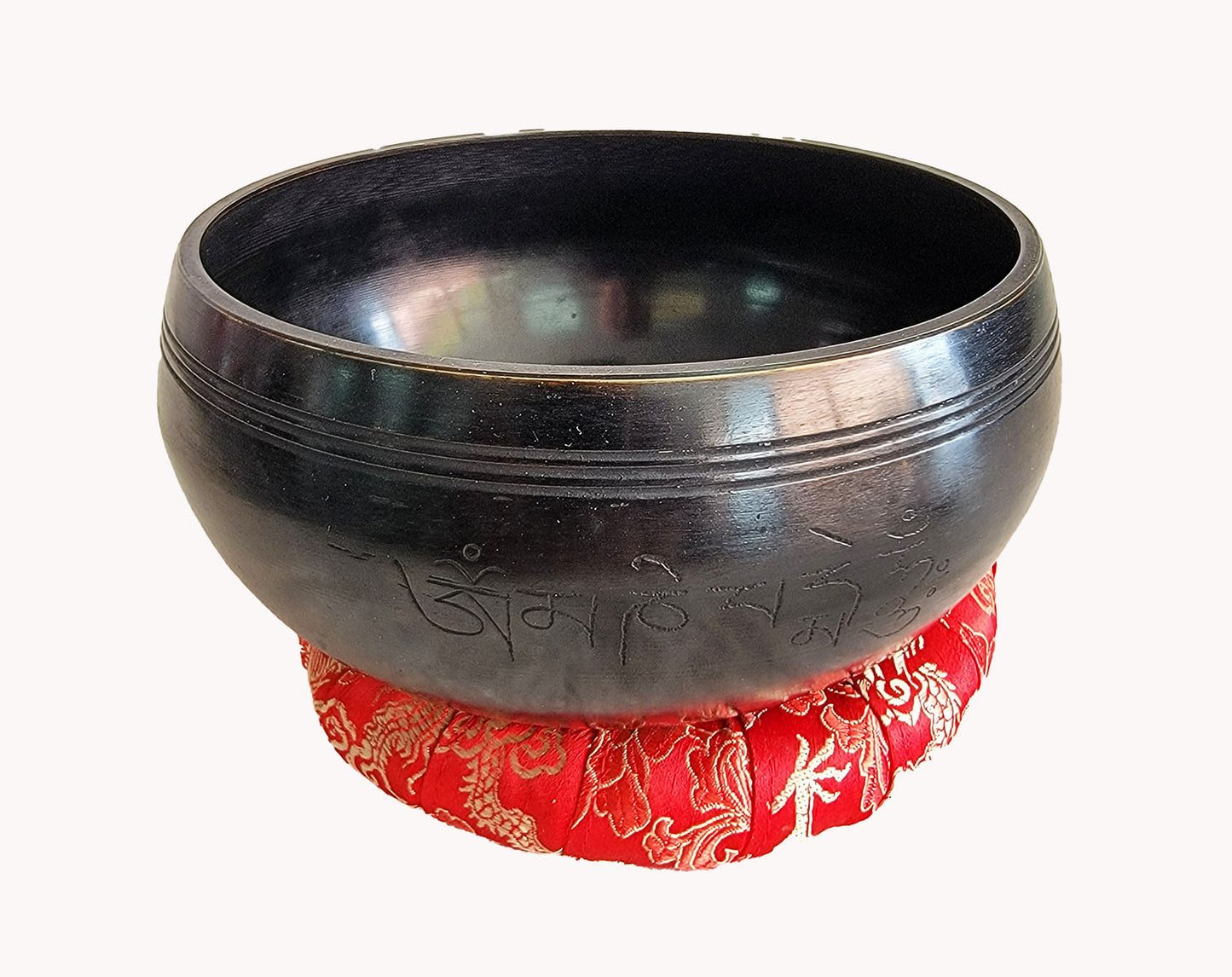 Singing bowl with mani
