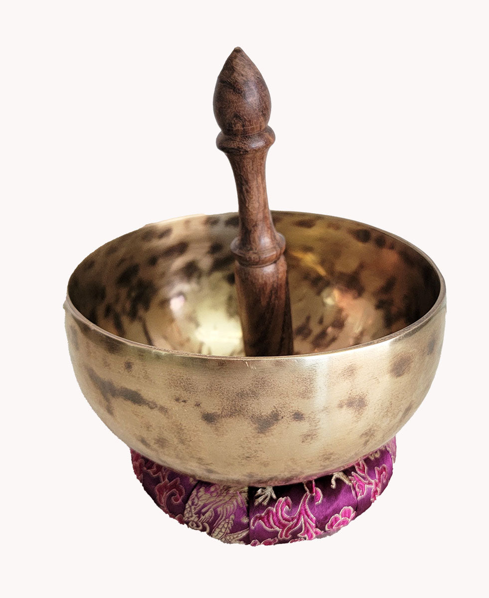 Plain hand beaten singing bowl.